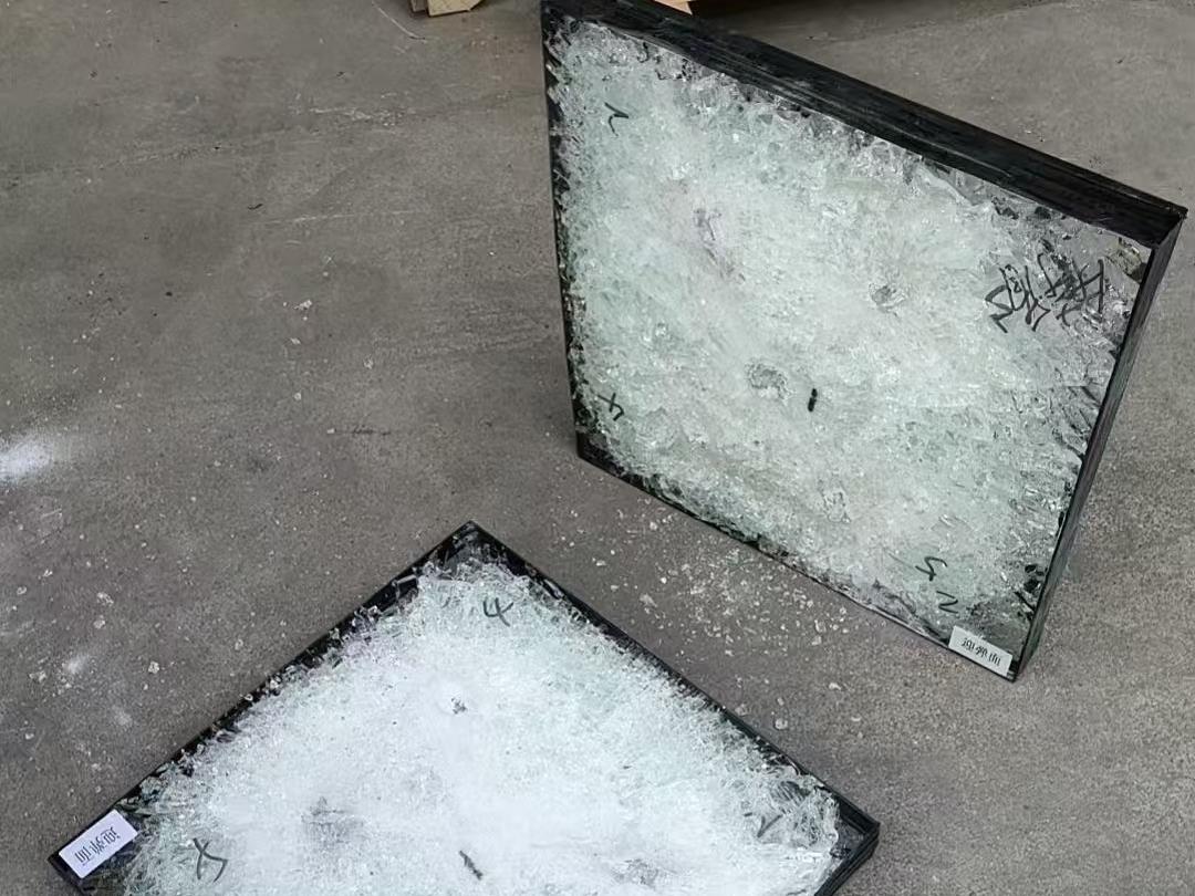 防暴玻璃特点